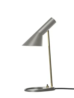 AJ Mini Table Lamp, black/brass af Arne Jacobsen