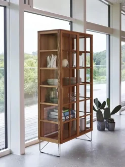 AK 2780 vitrineskab fra Naver Collection