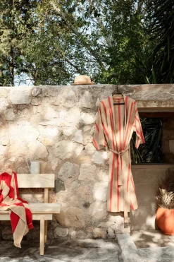 Alee Beach Towel, light camel/red fra Ferm Living