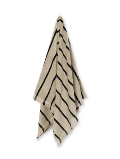 Alee Beach Towel, sand/black fra Ferm Living