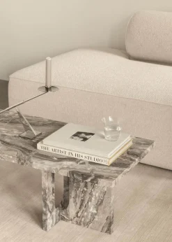 Androgyne Lounge Table, grey galaxy marble/wood fra Audo Copenhagen