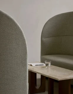 Androgyne Lounge Table, Kunis Breccia / Wood fra Audo Copenhagen