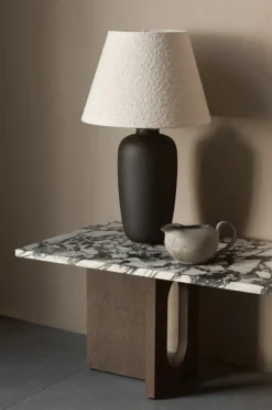 Androgyne Lounge Table, stone/marble fra Audo Copenhagen