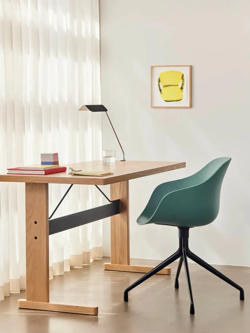 Apex Desk Clip Lamp fra Hay