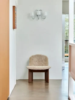 Apollo Wall Sconce, hvid opalglas fra Hay