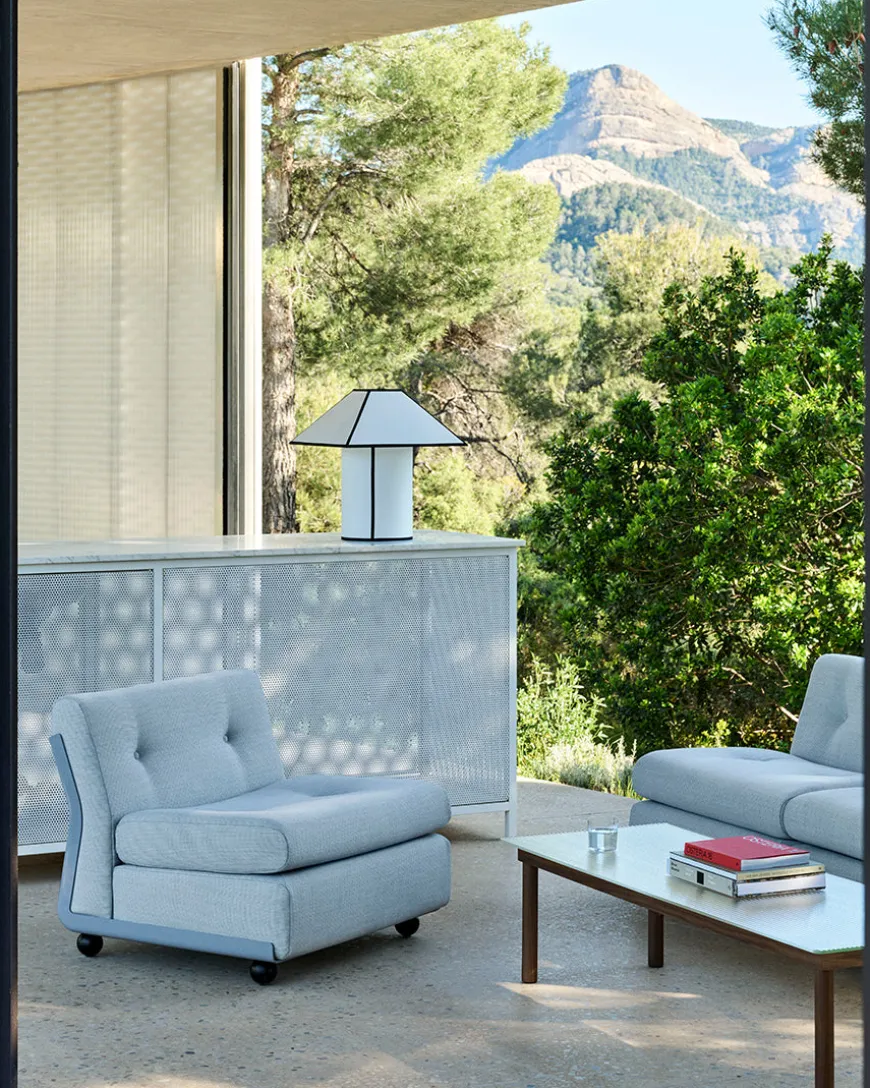 Ava Pyramid Table Lamp fra Hay