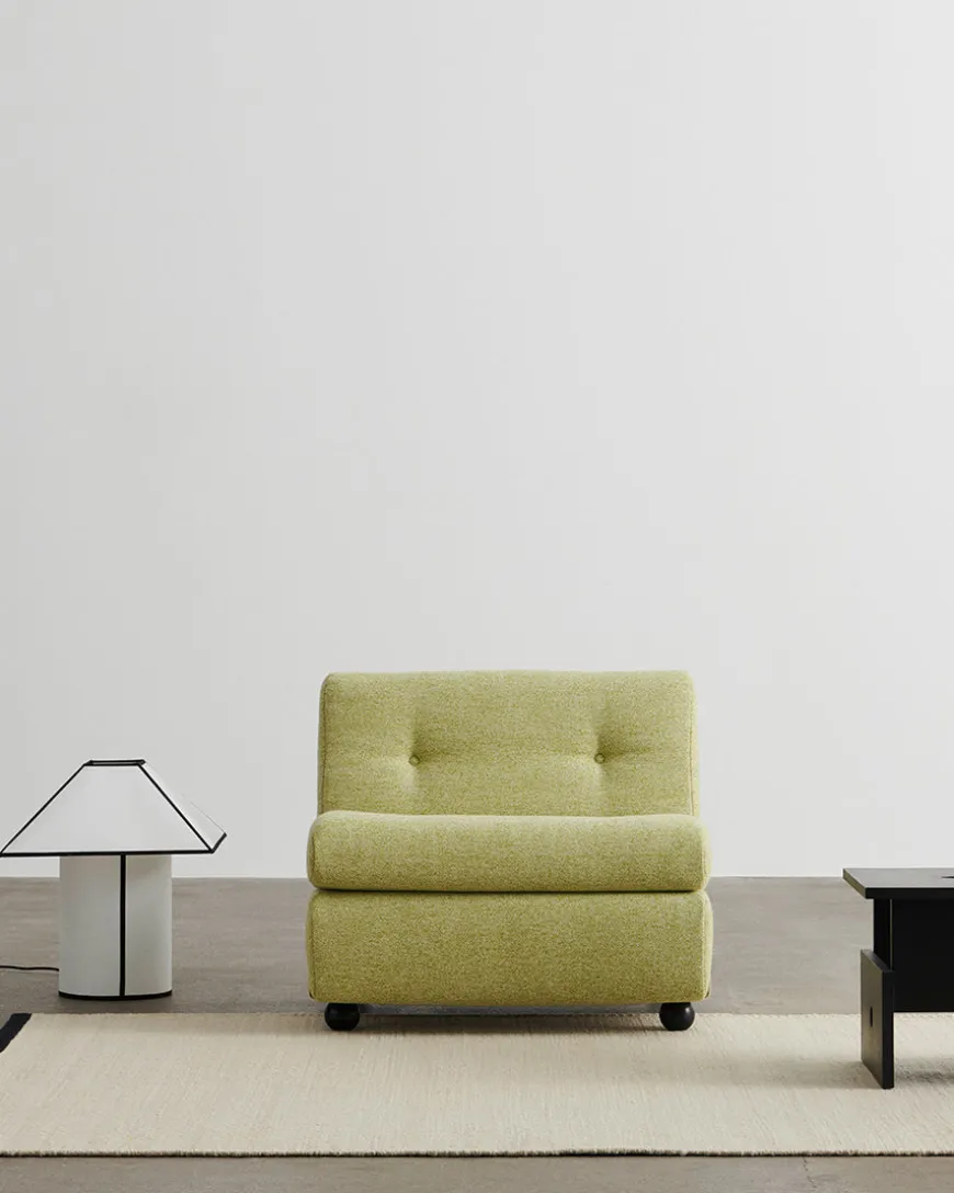 Ava Pyramid Table Lamp fra Hay