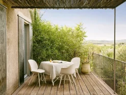 Bat Outdoor Spisestol fra GUBI