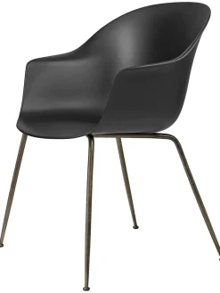 Bat Spisestol, conic base fra GUBI