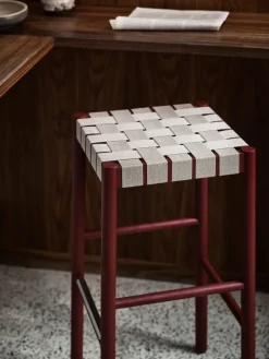 Betty barstol TK7 fra &Tradition