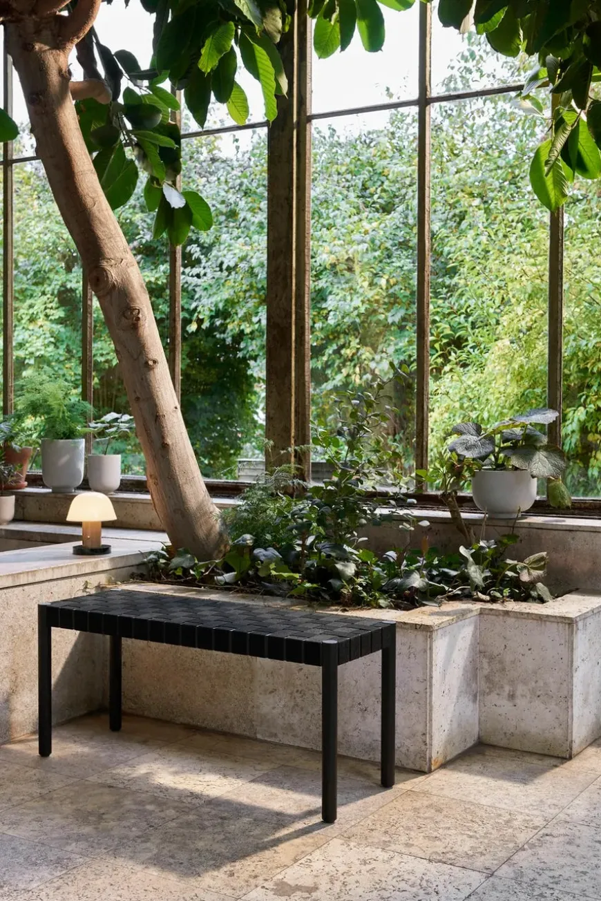 Betty bænk TK4 fra &Tradition