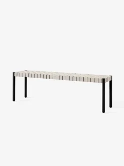 Betty bænk TK4 fra &Tradition