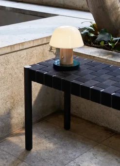 Betty bænk TK4 fra &Tradition