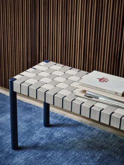 Betty bænk TK5 fra &Tradition