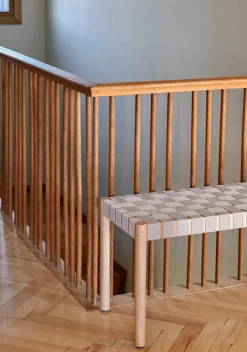 Betty bænk TK5 fra &Tradition