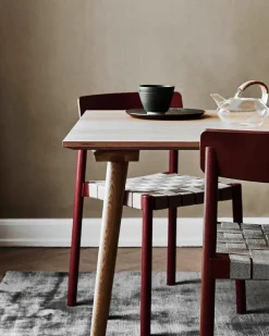 Betty TK1 spisebordsstol fra &Tradition