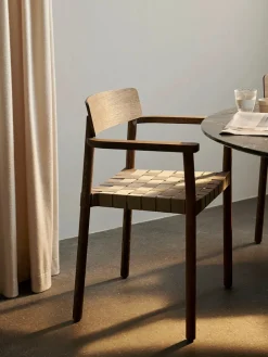 Betty TK9 Spisebordsstol, sortlakeret eg fra &Tradition