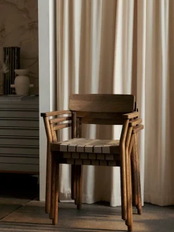 Betty TK9 Spisebordsstol, sortlakeret eg fra &Tradition