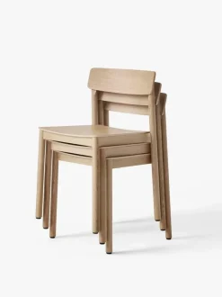 Betty TK2 Spisestol fra &Tradition