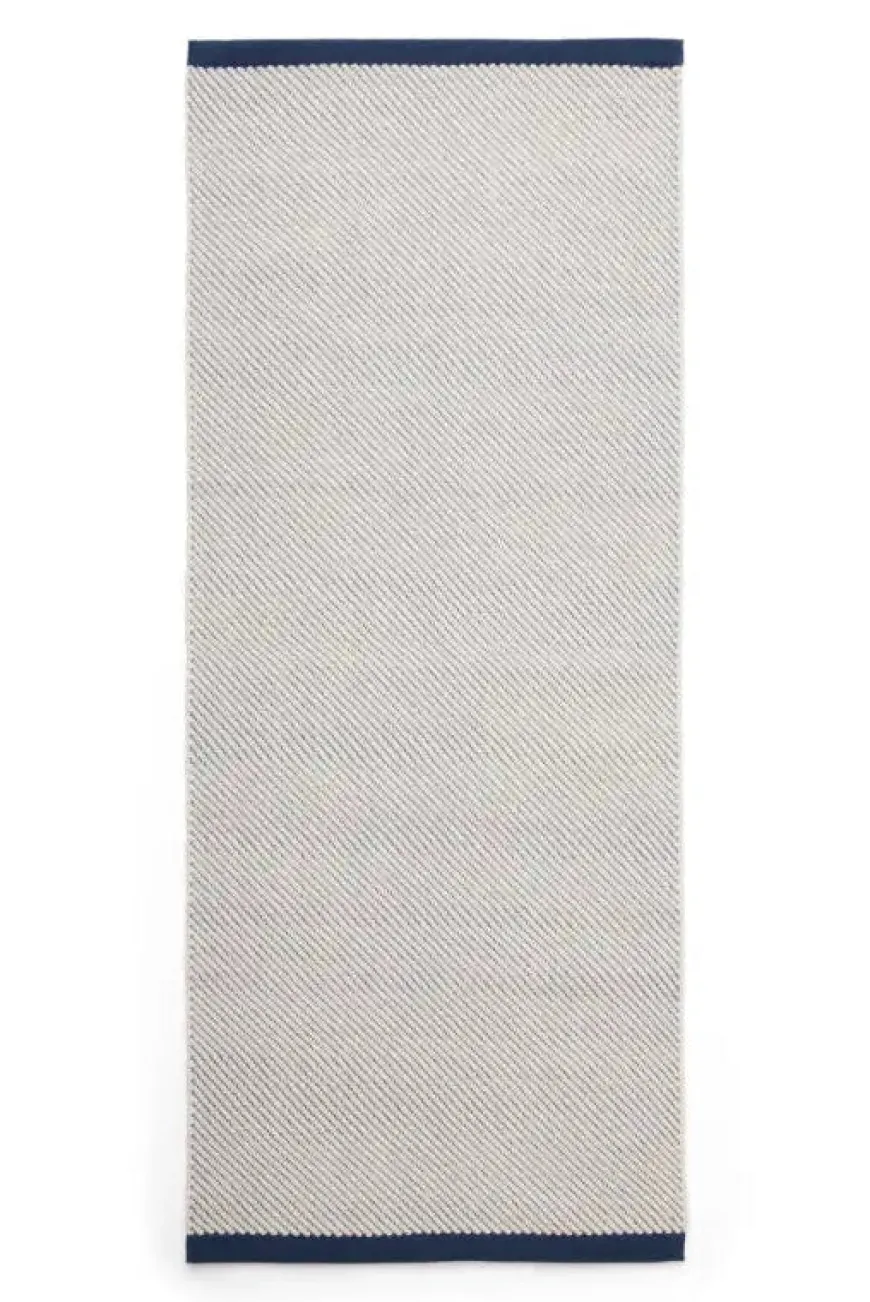 Bias 80 x 200 cm, Ocean tint fra HAY