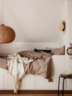 Braided Bottle lampe fra Ferm Living