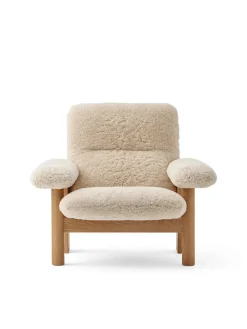 Brasilia Lounge Chair, Natural Oak Sheepskin Nature fra Audo Copenhagen