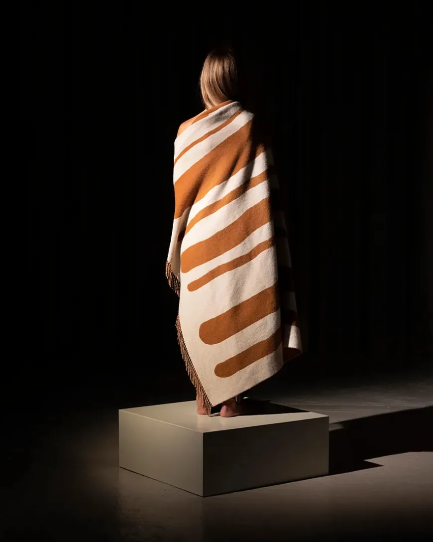 Brush Plaid, tan/milk fra raawii