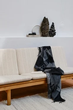 Caracas Plaid, umber fra Silkeborg Uldspinderi