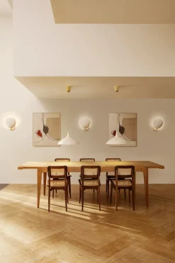 C-Chair American Walnut Oiled fra GUBI