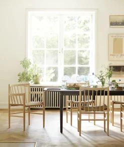 C63E Bjørk Spisebord inkl. 2 Tillægsplader, sortmalet eg fra FDB Møbler