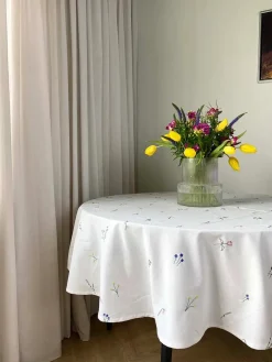 Celebration Dug, Rund fra Blåmst