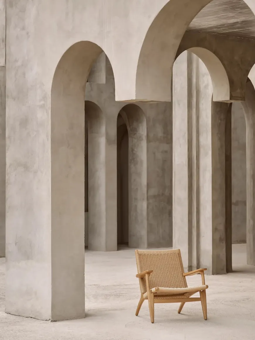 CH25 Loungestol, eg hvidolie af Hans J. Wegner