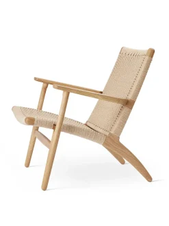 CH25 Loungestol, eg sortmalet med sort flet af Hans J. Wegner