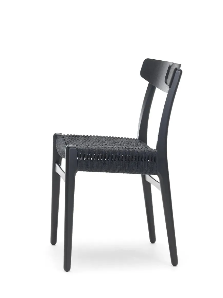 CH23 Spisestol, valnød olie med sort flet af Hans J. Wegner