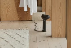 Cirrus No.3 Iron Steamer, Sand fra Steamery Stockholm