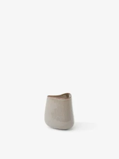 Collect Ceramic Vases fra &Tradition