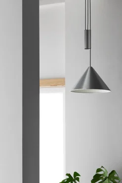 Compass Adjustable Pendant fra Hay