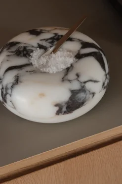 Cosmos Object Ø 12 cm, travertin fra Wabi Sabi Nordic