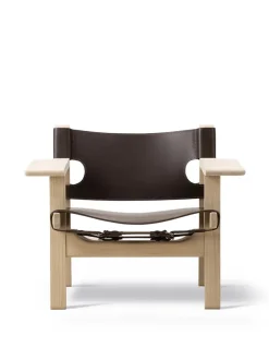 Den Spanske Stol i mørkebrun læder, eg sæbe af Børge Mogensen