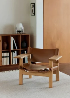 Den Spanske Stol i naturfarvet læder, valnød olie af Børge Mogensen