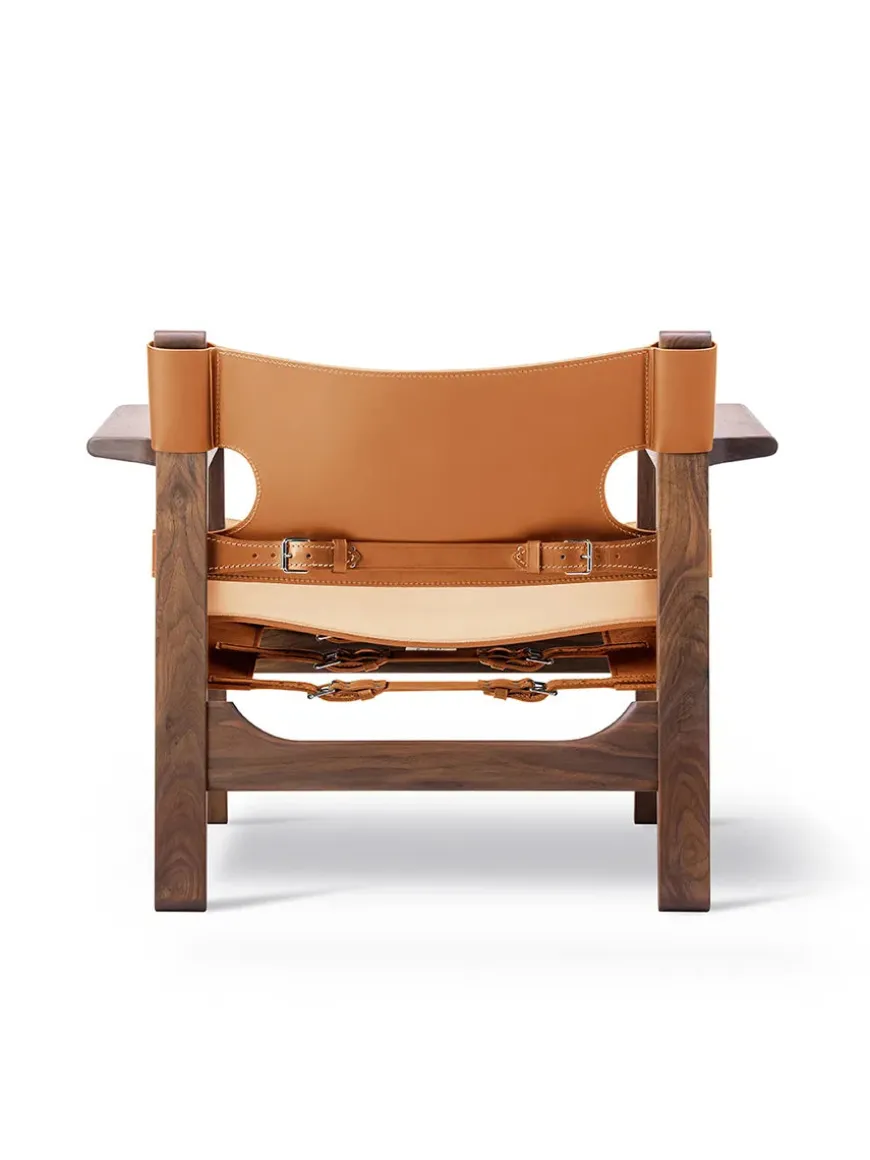 Den Spanske Stol i sort læder, valnød olie af Børge Mogensen