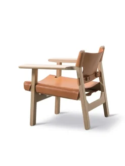 Den Spanske Stol i sort læder, valnød olie af Børge Mogensen