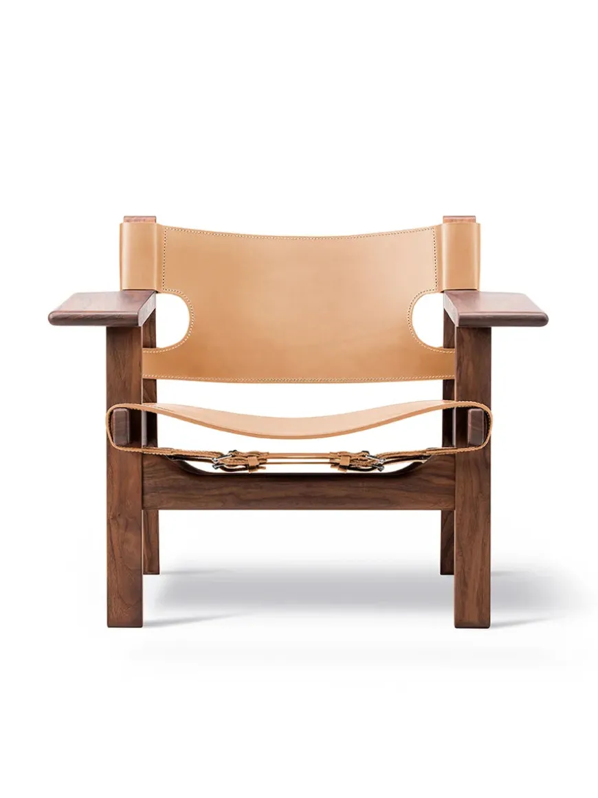 Den Spanske Stol i sort læder, valnød olie af Børge Mogensen