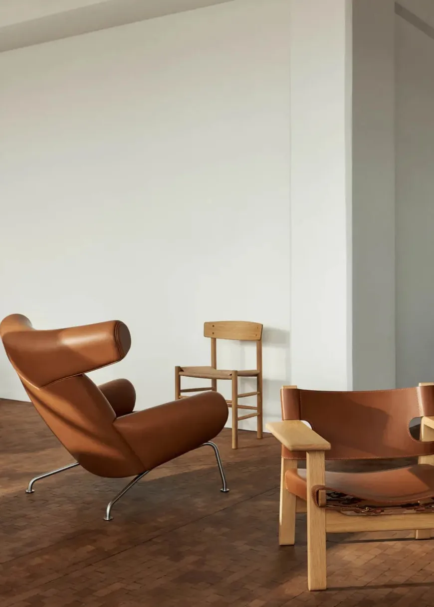 Den Spanske Stol i sort læder, eg sort lak af Børge Mogensen