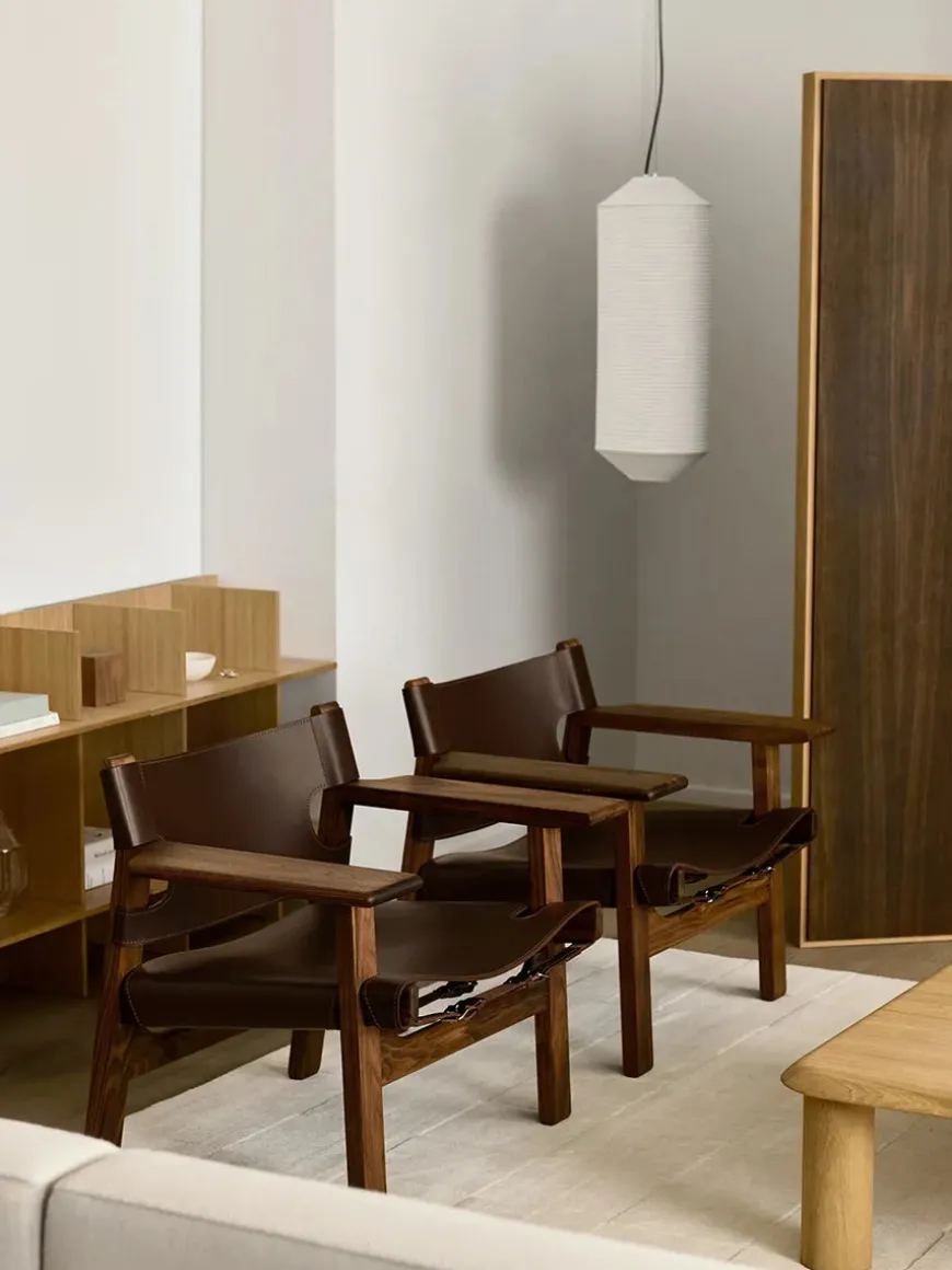 Den Spanske Stol i sort læder, eg sæbe af Børge Mogensen