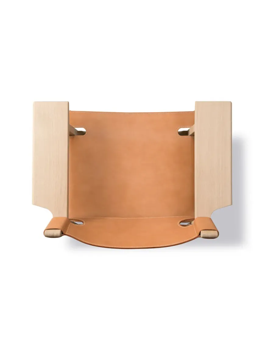 Den Spanske Stol i sort læder, eg sæbe af Børge Mogensen