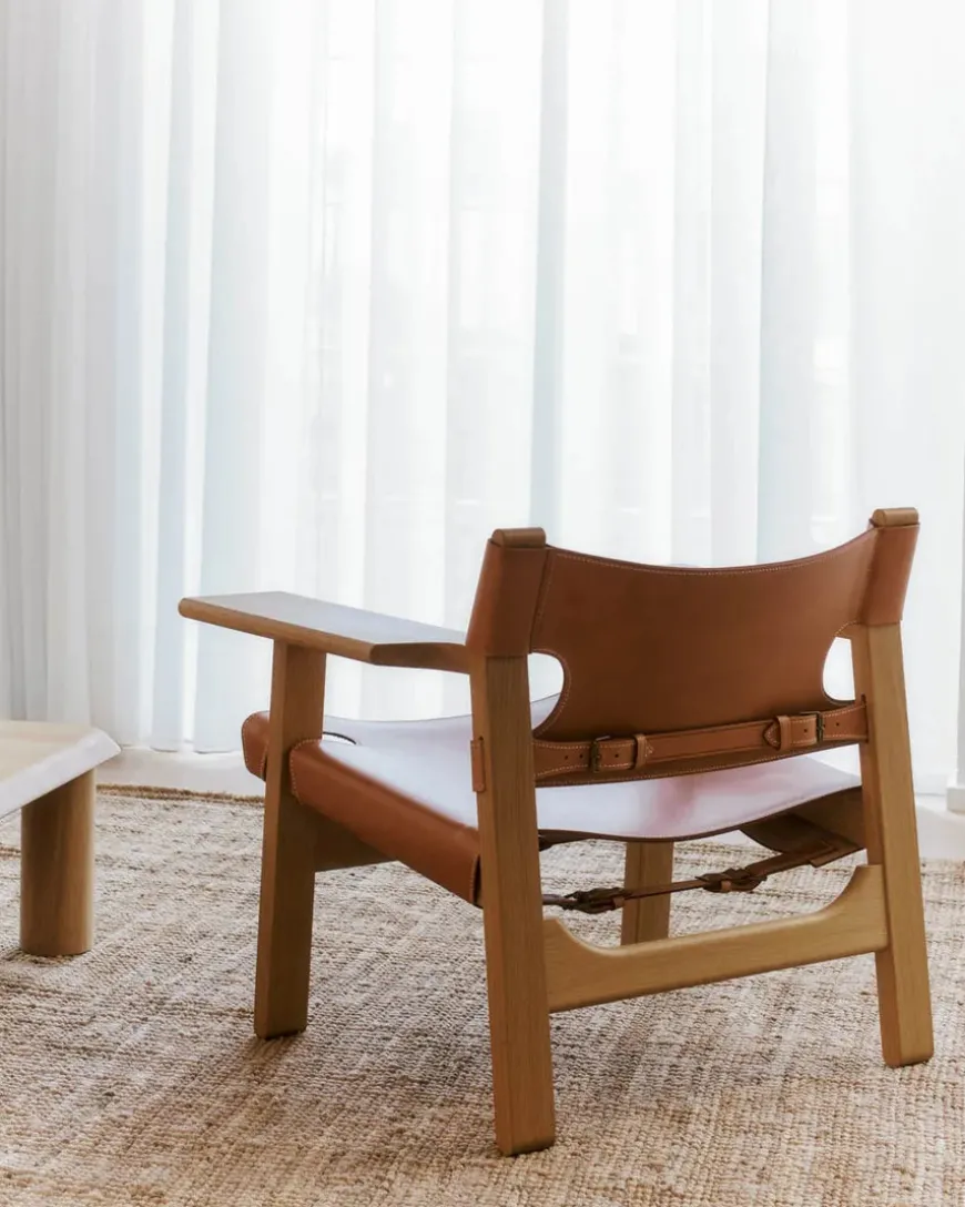 Den Spanske Stol i sort læder, eg sæbe af Børge Mogensen