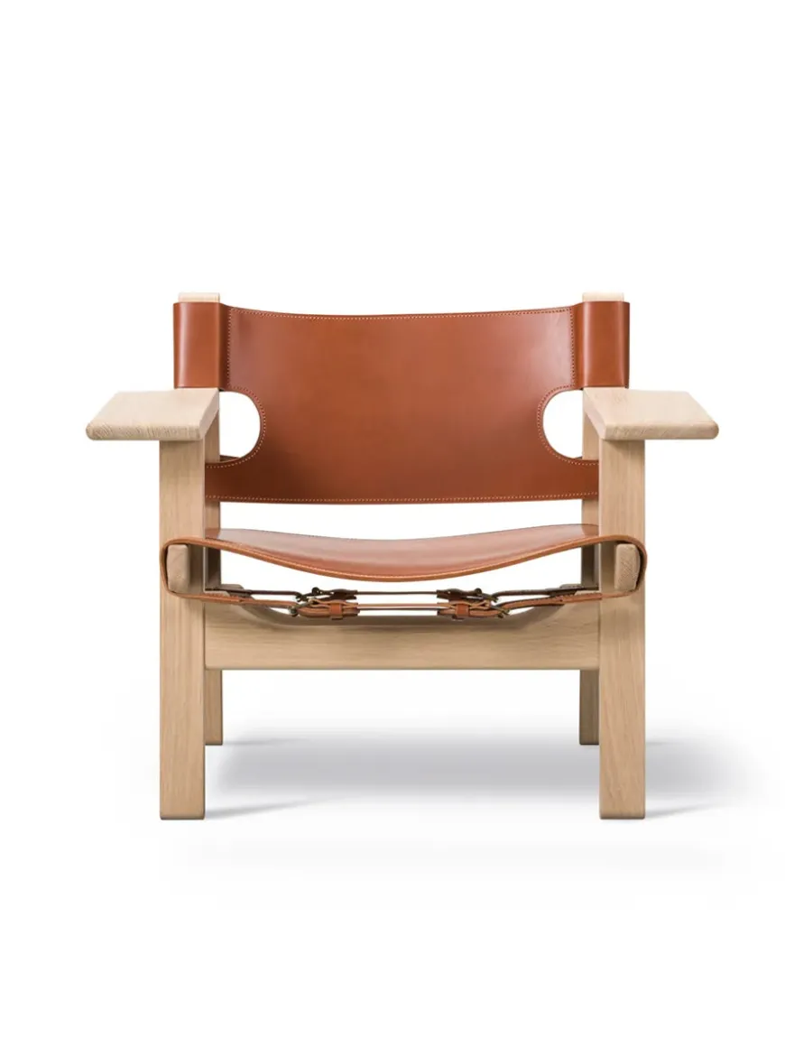 Den Spanske Stol i sort læder, eg olie af Børge Mogensen