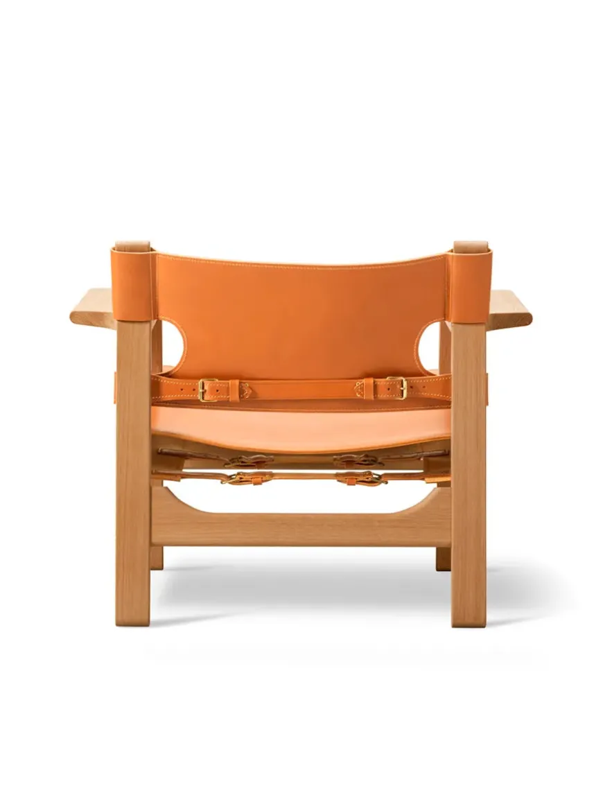 Den Spanske Stol i sort læder, eg olie af Børge Mogensen