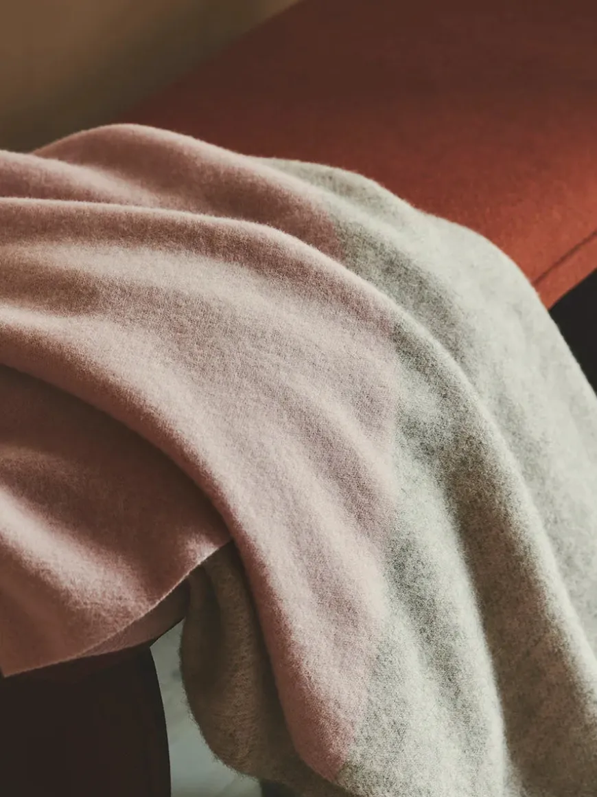 Drejø Plaid, rosa fra Silkeborg Uldspinderi